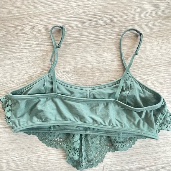 Victoria Secret’s Green Bralette Laced Top Size Large Body by Victoria Secret - Picture 4 of 7